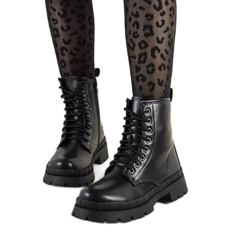 BM Mustat naisten trapperit Vistalasta