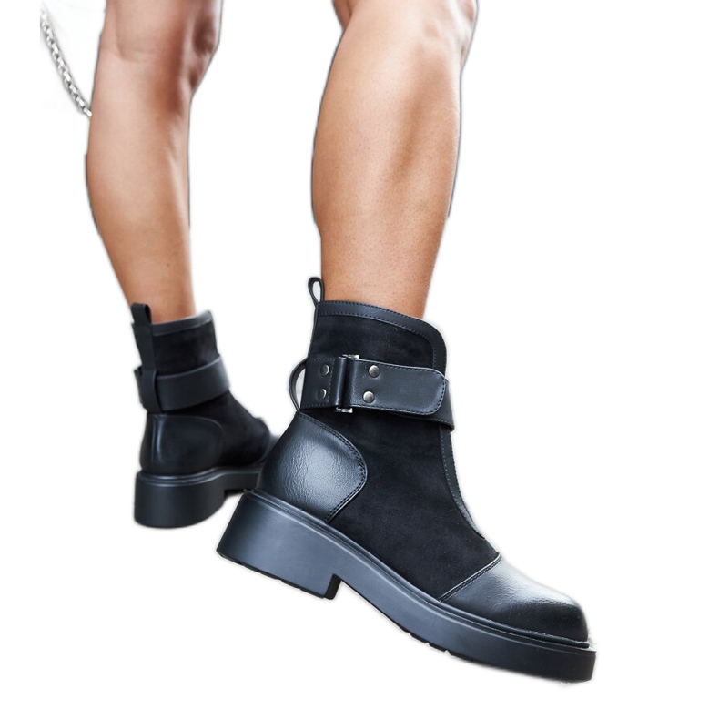 Mustat naisten saappaat Elbikalta