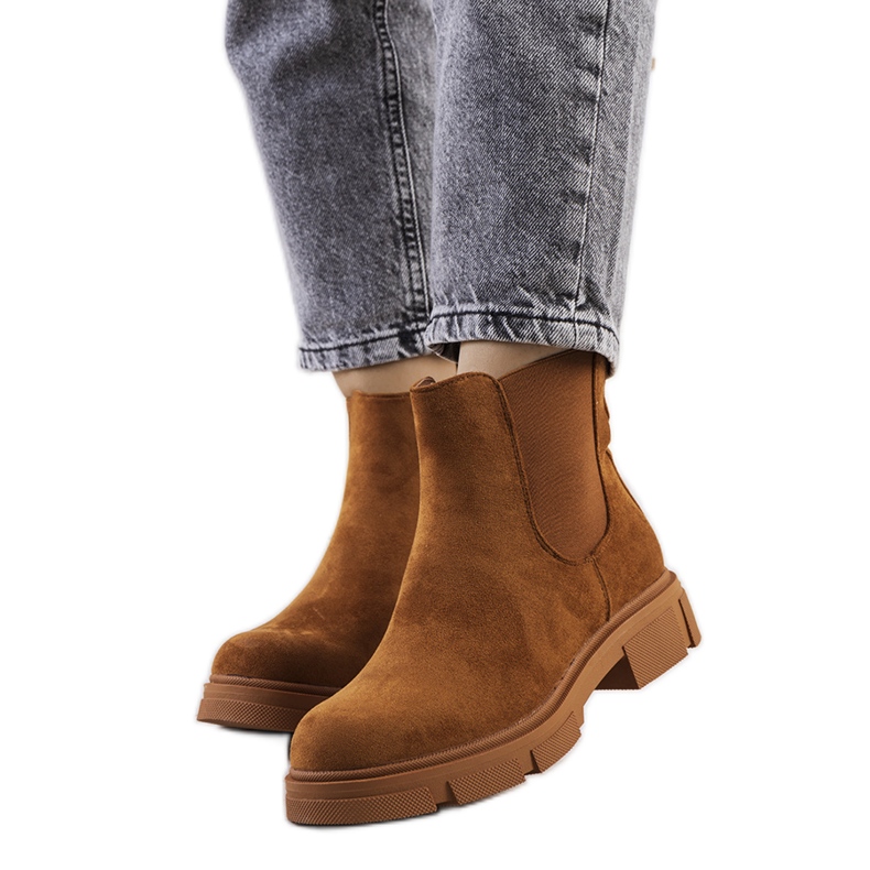 Correan ruskeat naisten saappaat