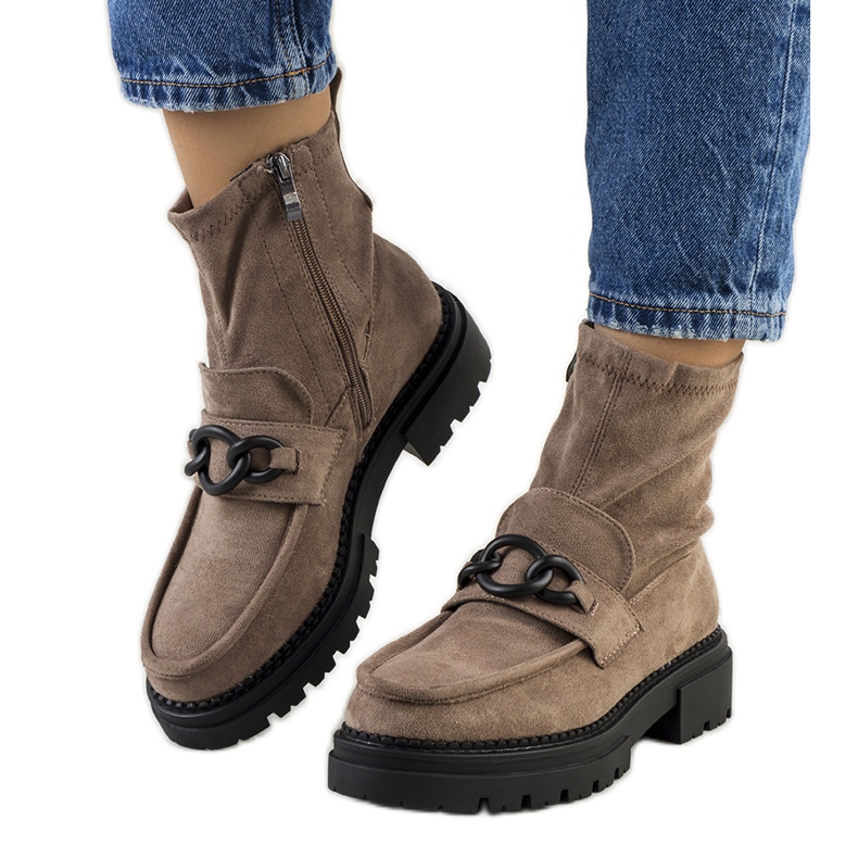 Ruskeat saappaat beige