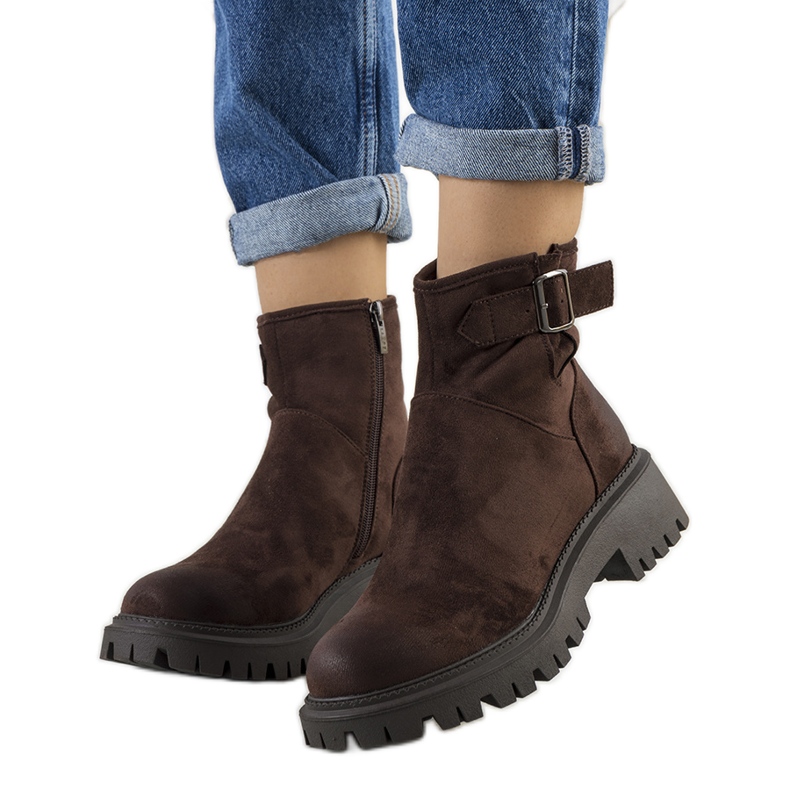 Ruskeat saappaat Alejandralta