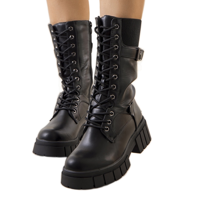 Musta naisten trappers Station