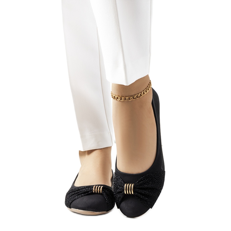 PA1 Mustat balerinat kiiltävällä Like yourself -koristeella