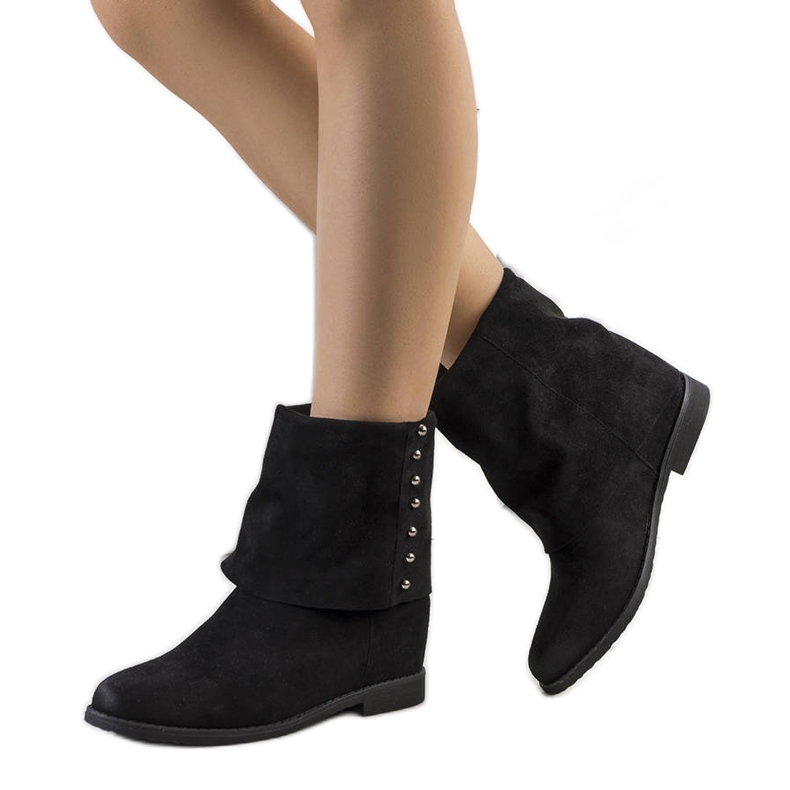 PA1 Sullivanin mustat saappaat nastoilla