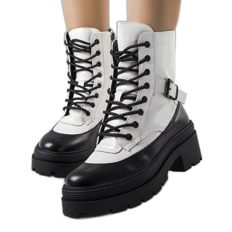 Norran valkoiset ansat valkoinen