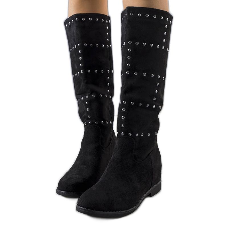 PA1 Mustat saappaat kiilassa Mercato