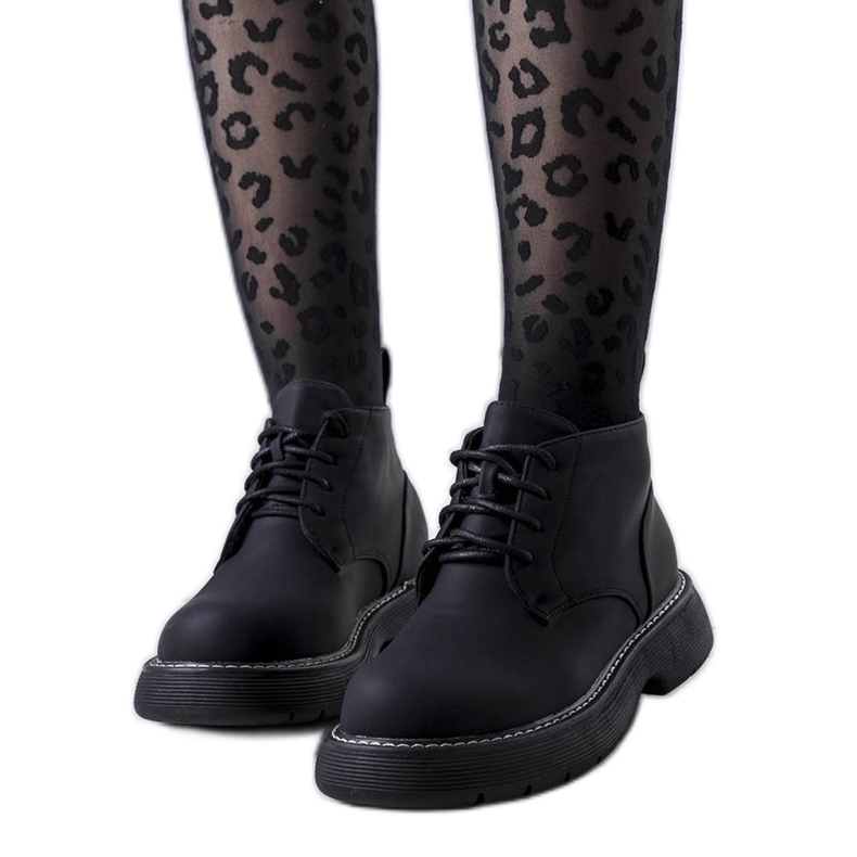 PA1 Savinon mustat eristetyt saappaat