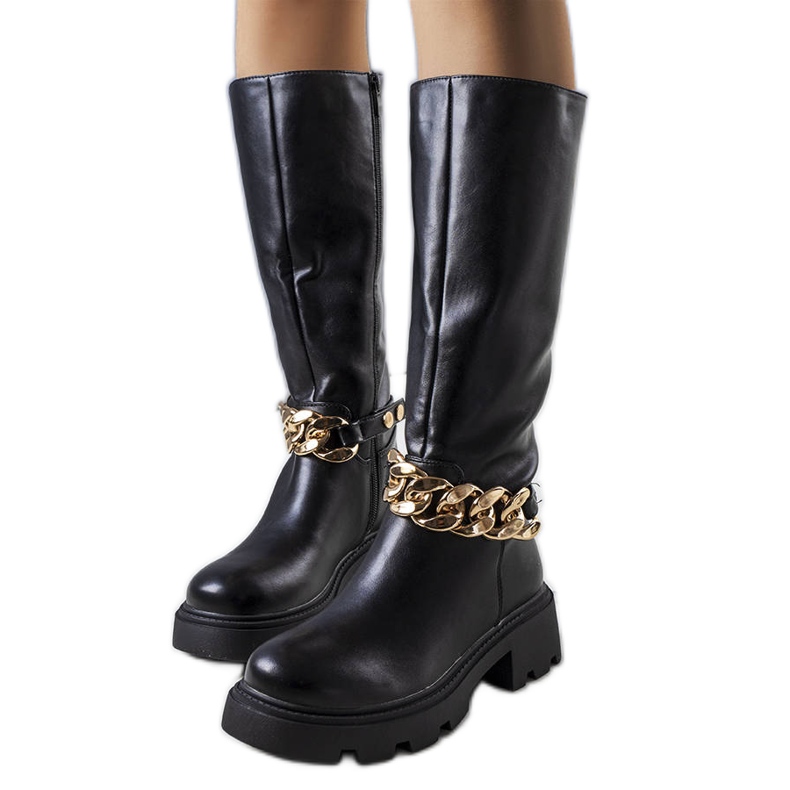 Mustat eristetyt Cortino-saappaat