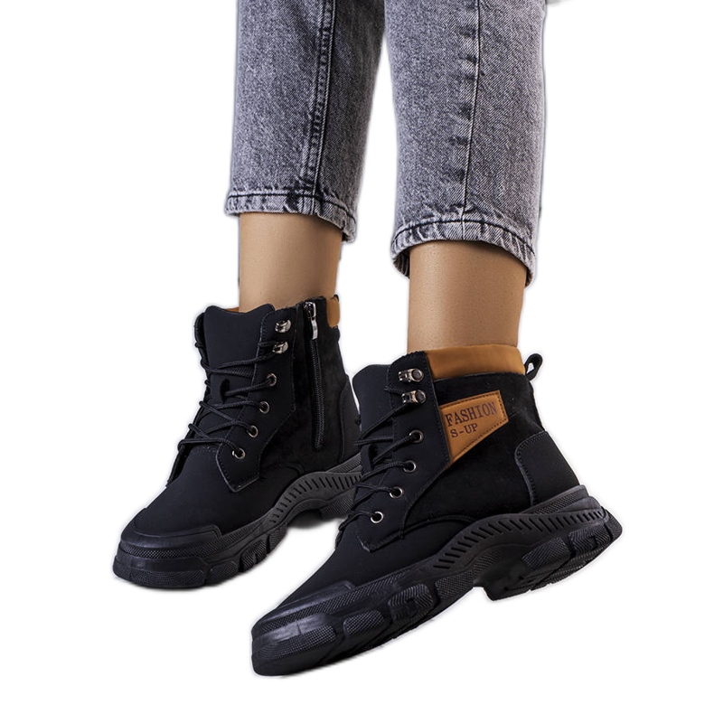 Mustat eristetyt Fordlan saappaat