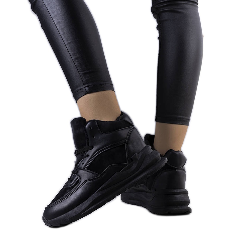 BM Malvernin mustat eristetyt tennarit