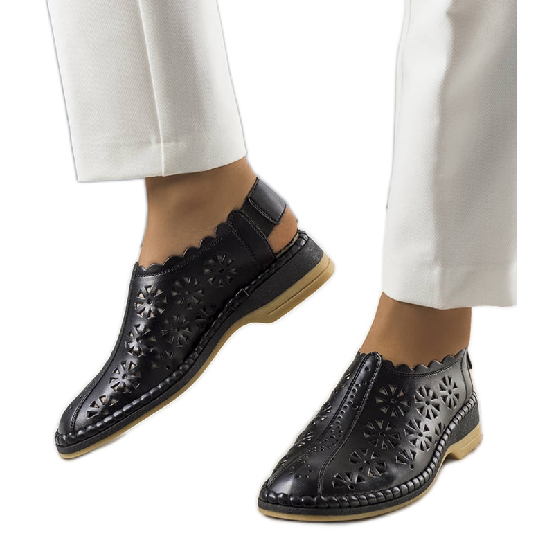 PA1 Mustat harjakattoiset Ferre-tossut