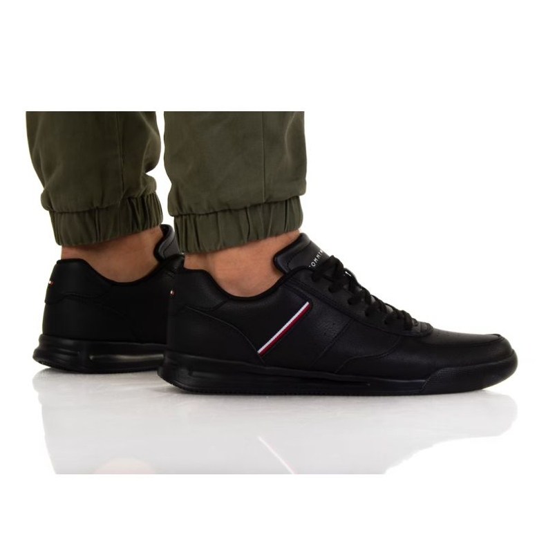 Kengät Tommy Hilfiger Kevyt nahka Detal Dup M FM0FM04280 Bds musta