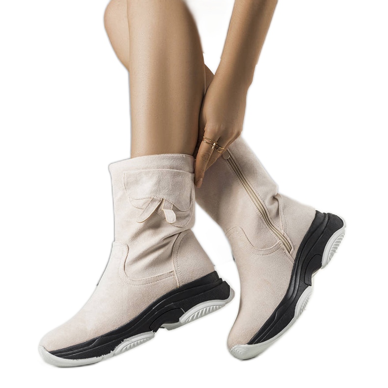 Destino beige-eristetyt saappaat