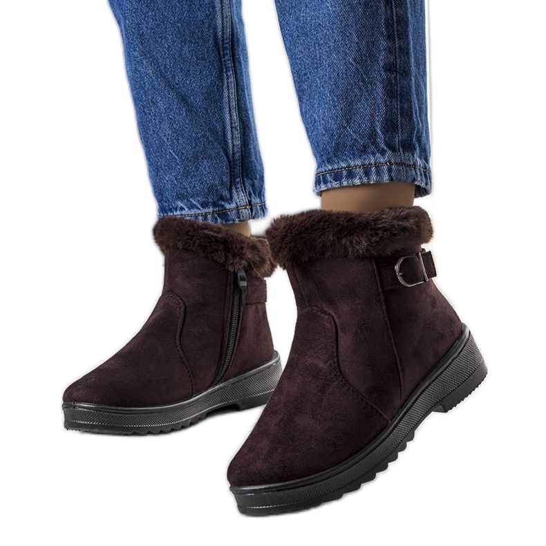 Juliusruskeat, lämpöeristetyt lumisaappaat turkisella