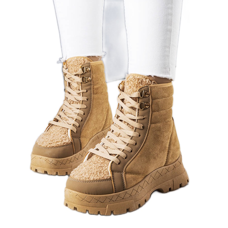 BM Ruskeat eristetyt Isaias-saappaat