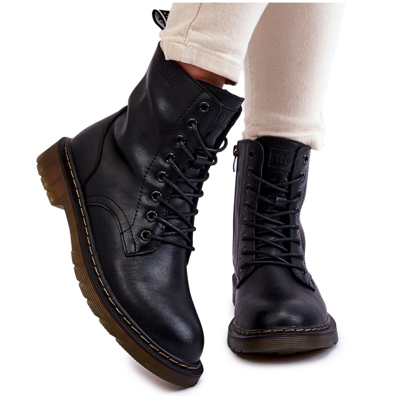 Naisten nahkaiset lämpimät vetoketjulliset saappaat GOE II2N4060 musta