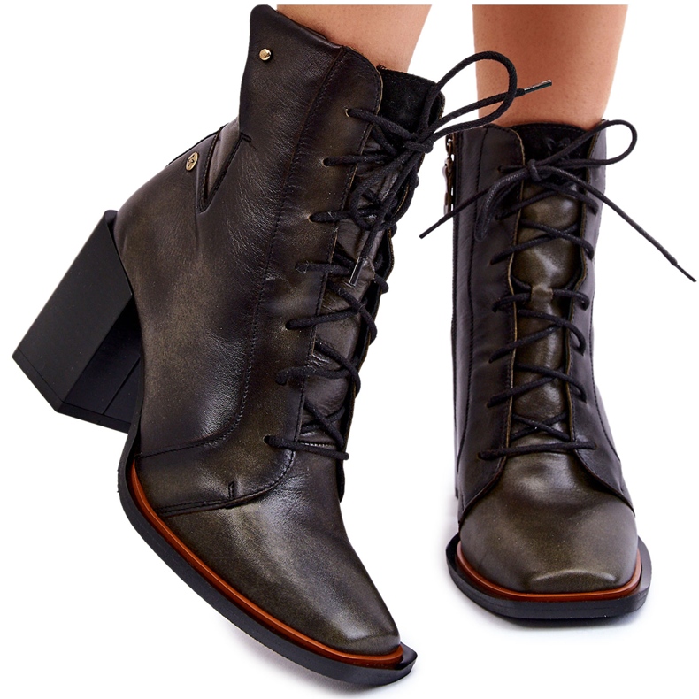 Klassiset nahkaiset nauhasaappaat Maciejka 05667-09 Vihreä