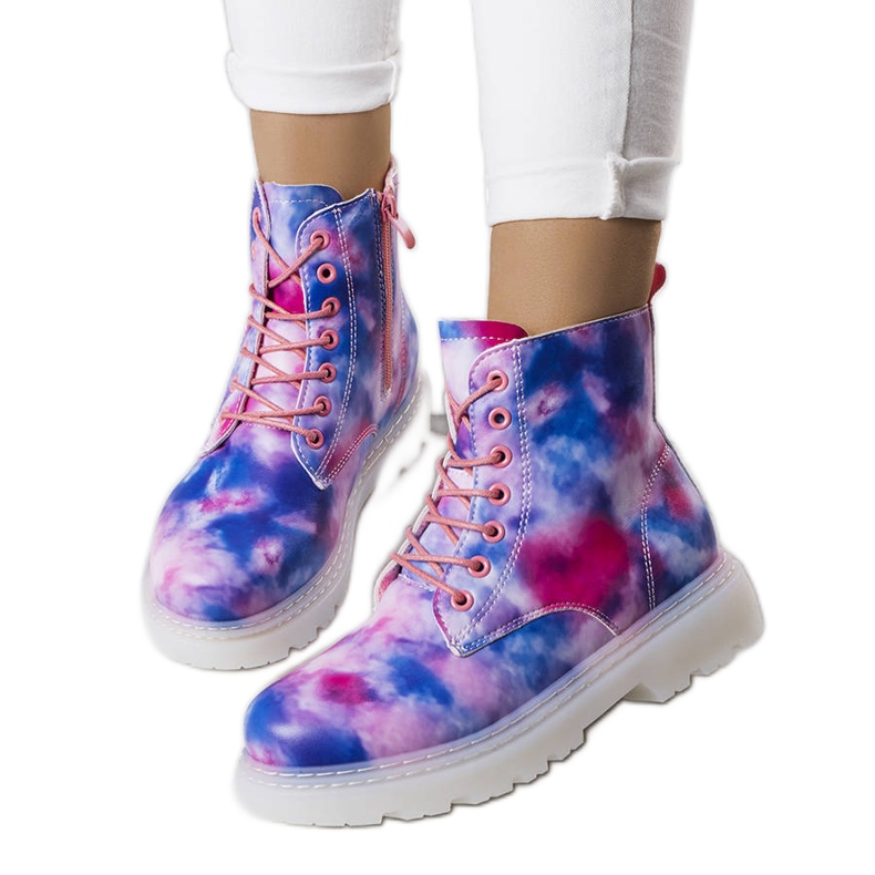 Amarelin värikkäät eristetyt saappaat sininen