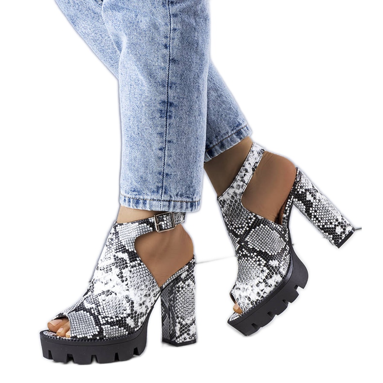 BM Giulianan harmaat sandaalit