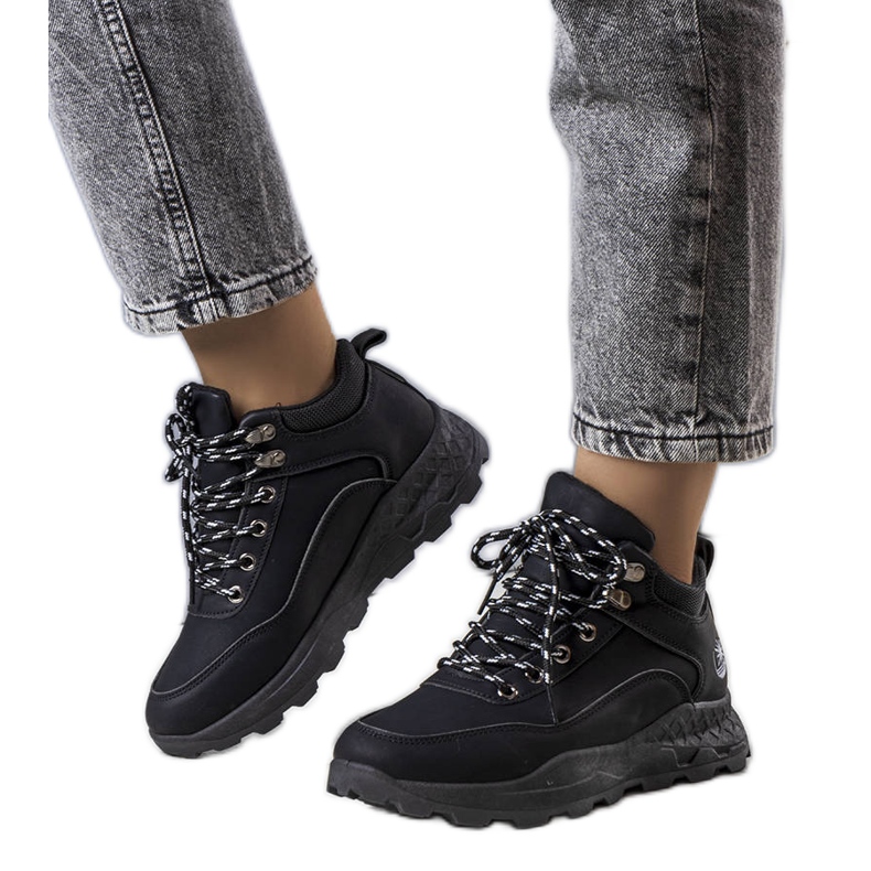 Naisten mustat eristetyt Duranin saappaat