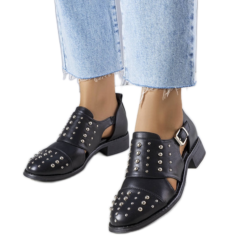 Irene mustat nauhakengät