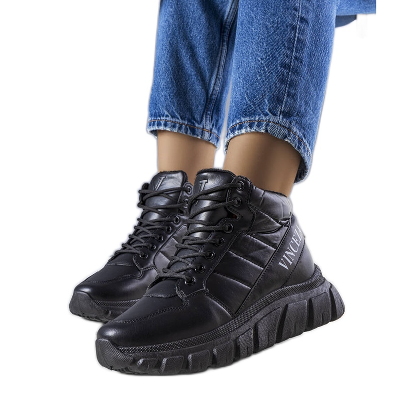 Luz mustat eristetyt lumisaappaat