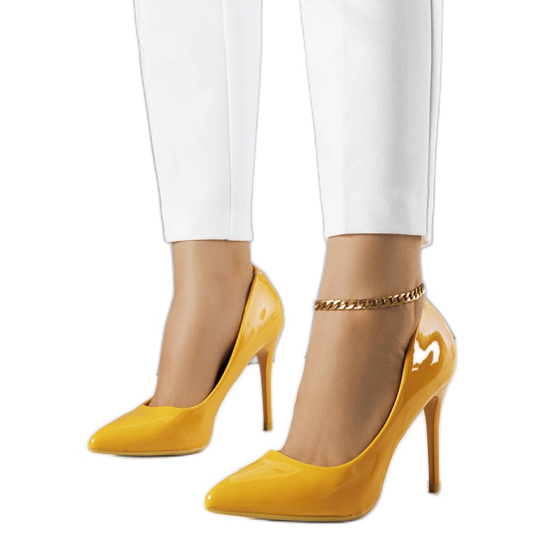 BM Oranssiksi lakatut Tiffany-korkokengät