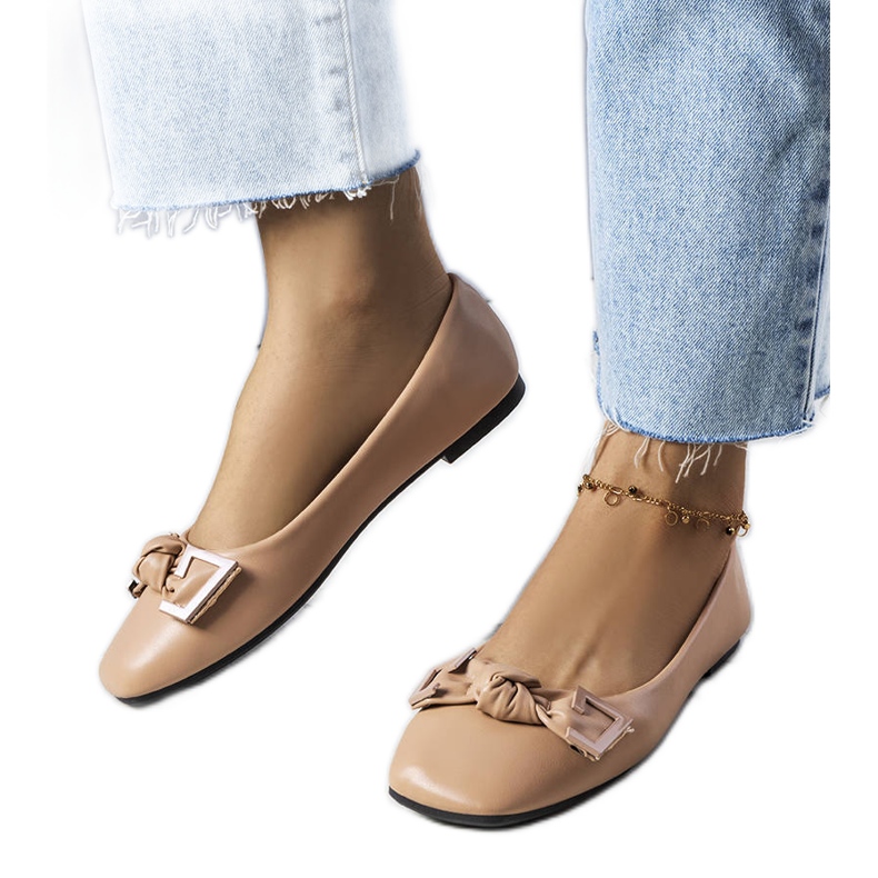 Tabitha beige-ballerinat rusetilla