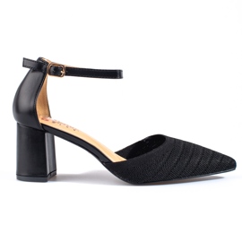 Shelovet naisten pumput mustassa tolppassa