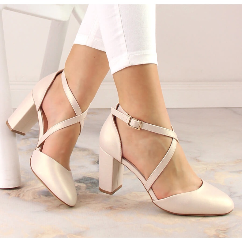 Naisten pumput sandaalit korkokengissä beige helmi Sergio Leone SK863