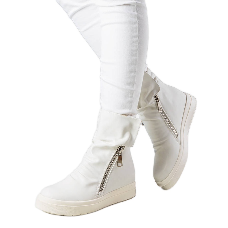 PA1 Moniquen valkoiset kiila saappaat valkoinen