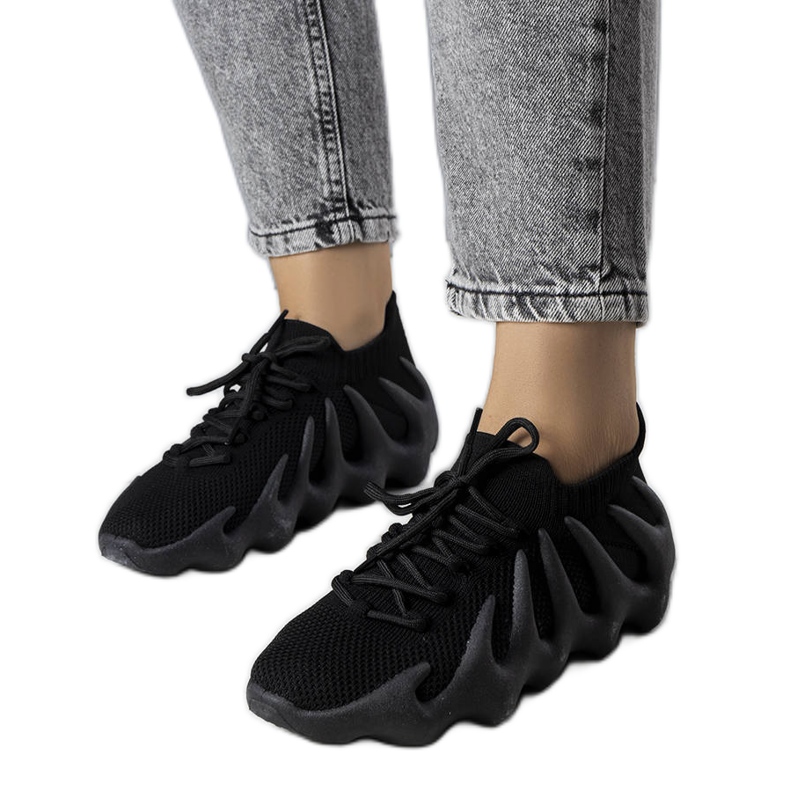 PA1 Murielin mustat ilmavat tennarit