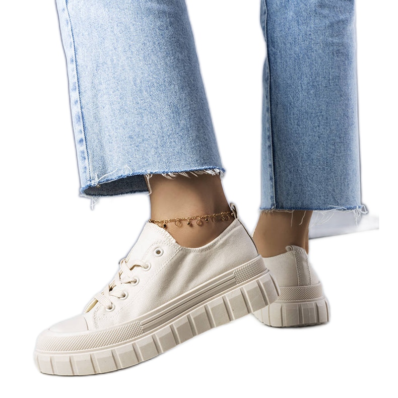 PA1 Lavernen beigenväriset alustalenkkarit