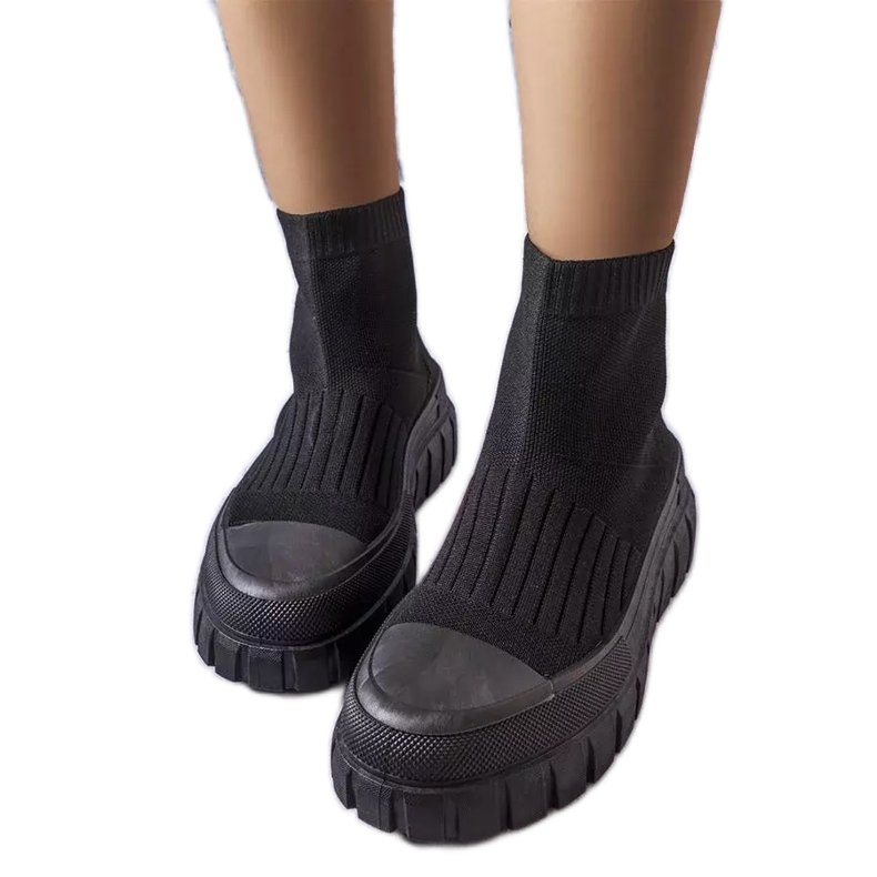 Searlaitin mustat lenkkarit