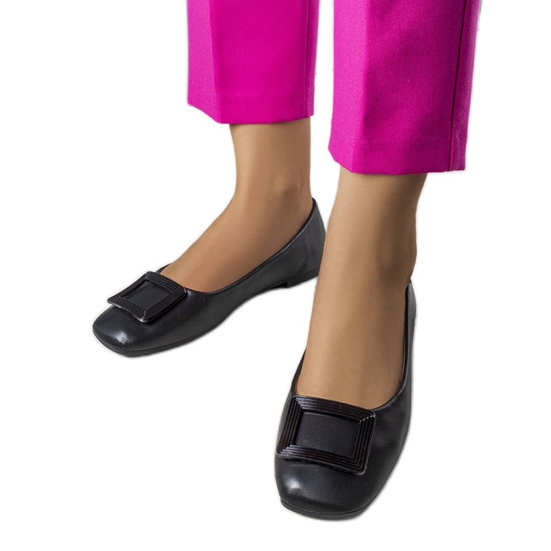 Mustat ballerinat Sheller-soljella