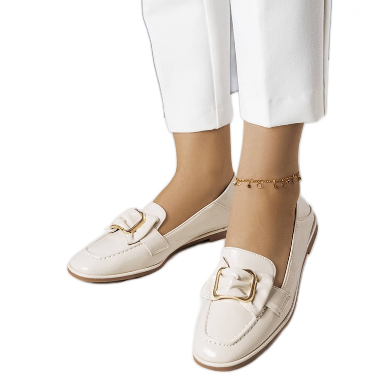 Erican beige-lakatut loaferit