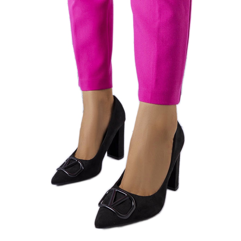 Vinceza mustat elegantit pumput