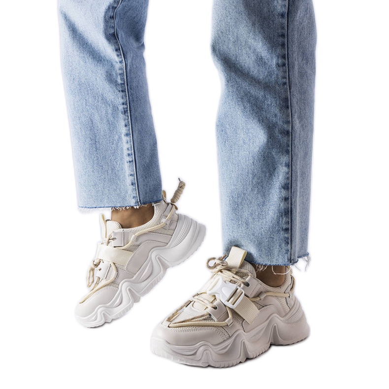 Desforgesin upeat beigenväriset tennarit