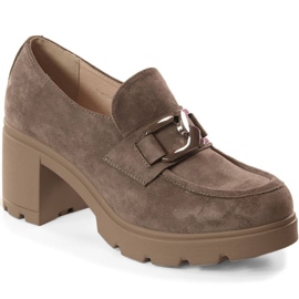 Potocki W WOL135 mokkanahkakengät pylväällä ja alustalla beige