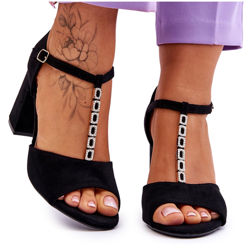 Vinceza Mustat Aniya Suede korkeakorkoiset sandaalit Cubic Zirkonia kanssa