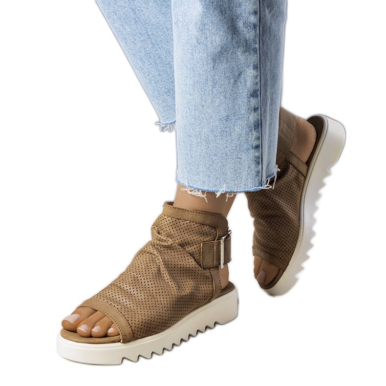 PA1 Ruskeat harjakattoiset sandaalit Beulahilta beige