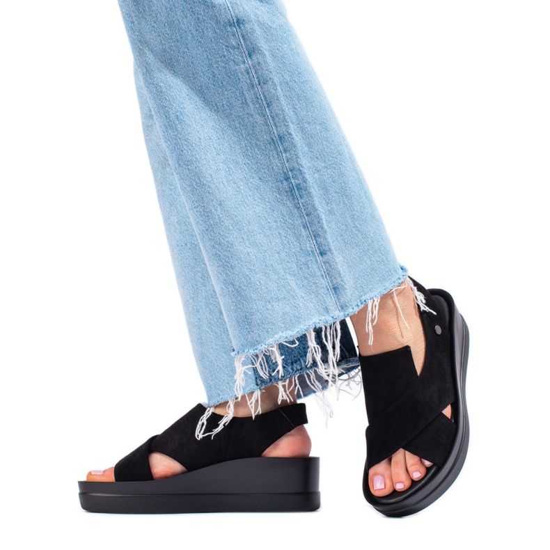 Naisten Shelovet mustat sandaalit