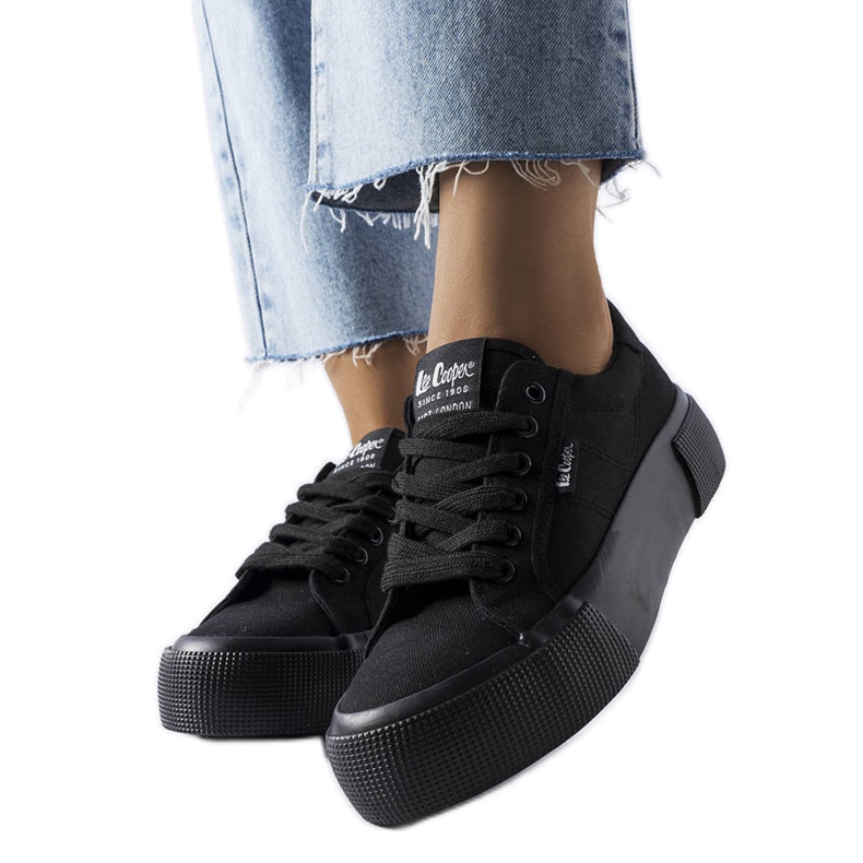 Lee Cooper LCW-22-31-0885L mustat tennarit