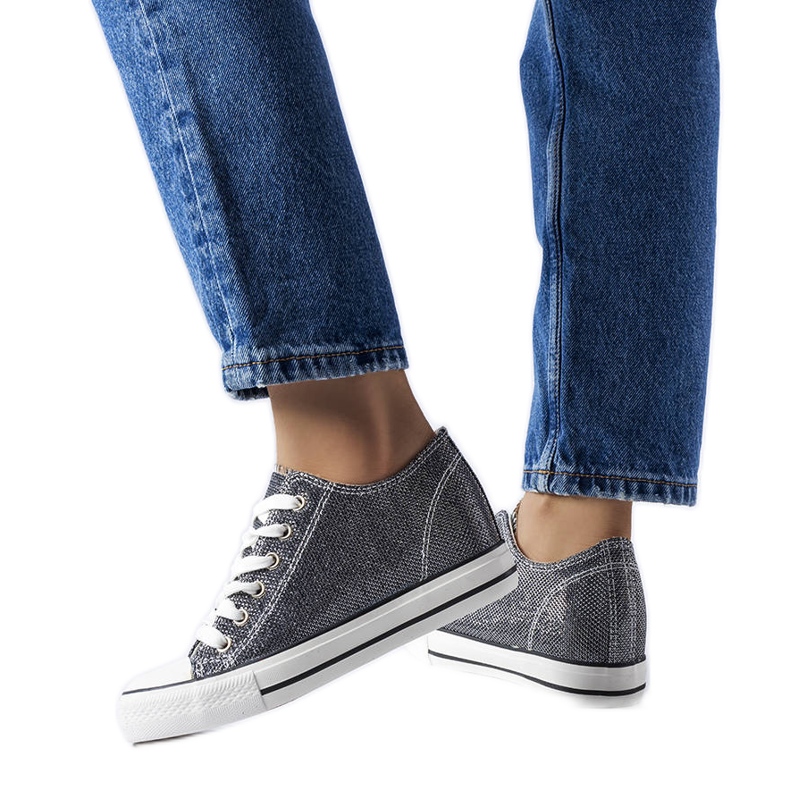 Mustat brocade wedge -lenkkarit Kreetalta