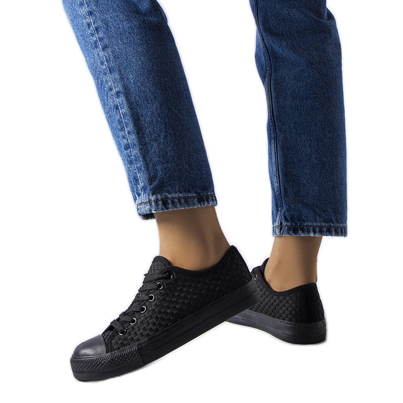 Thibodeaun mustat lenkkarit kudotusta kankaasta