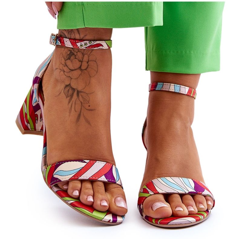 FB1 Beiget ja Quincy Blue kuviolliset matalakorkoiset satiini sandaalit ruskea sininen