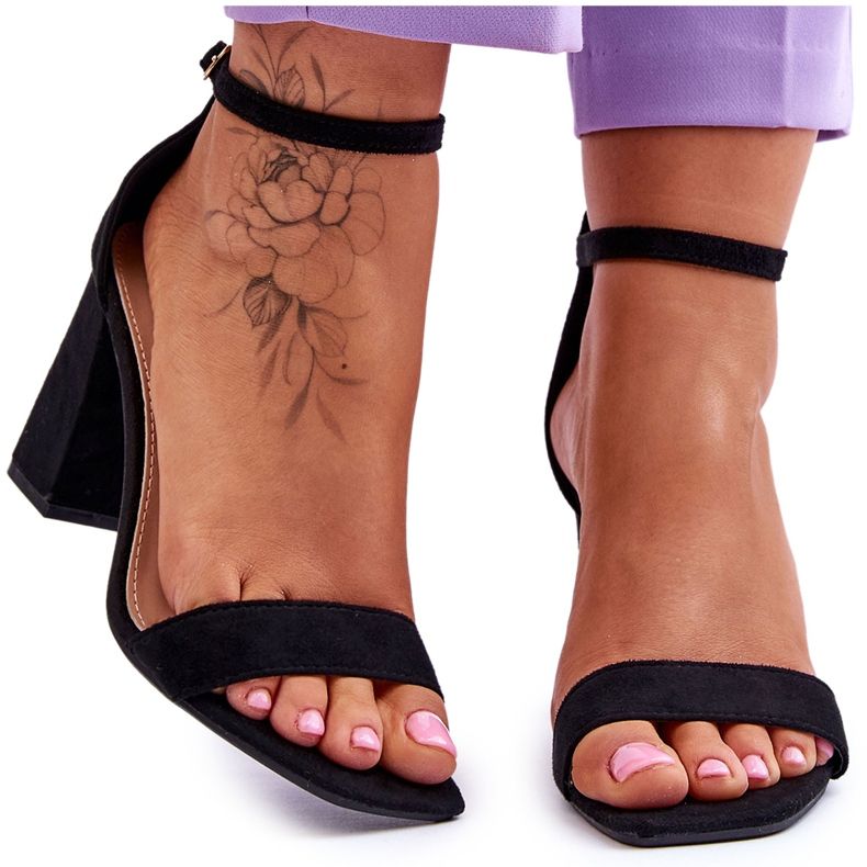 Naisten sandaalit vakaalla kantapäällä Musta Lavissa