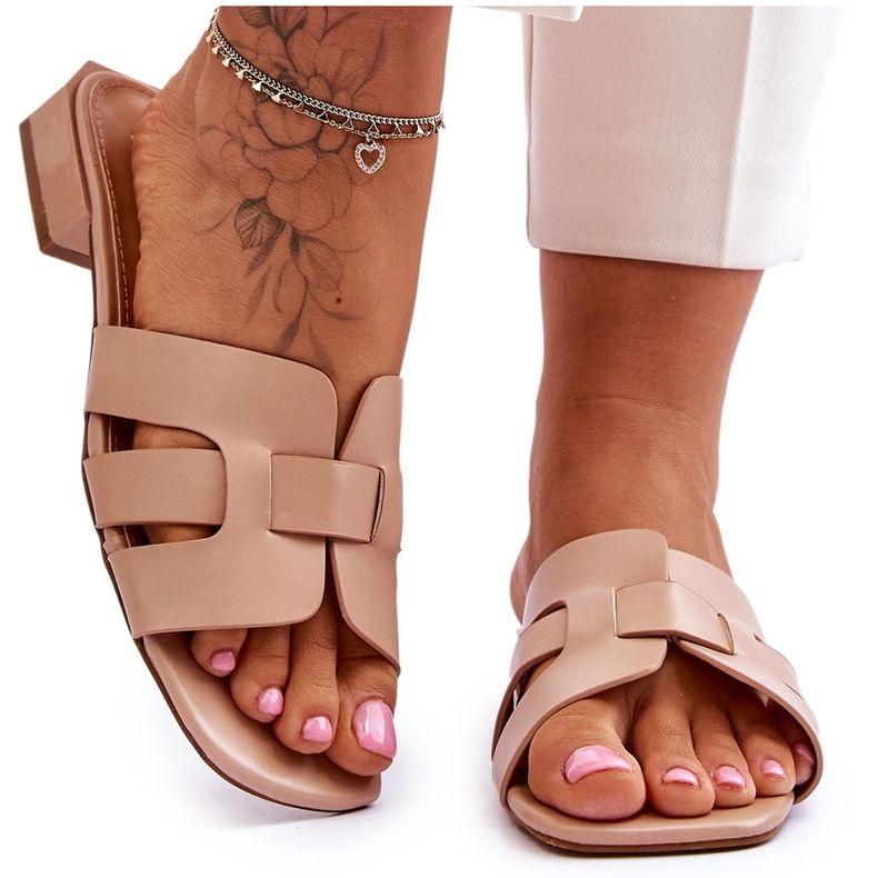 FJ1 Klassiset naisten nahkatossut beige Fendy