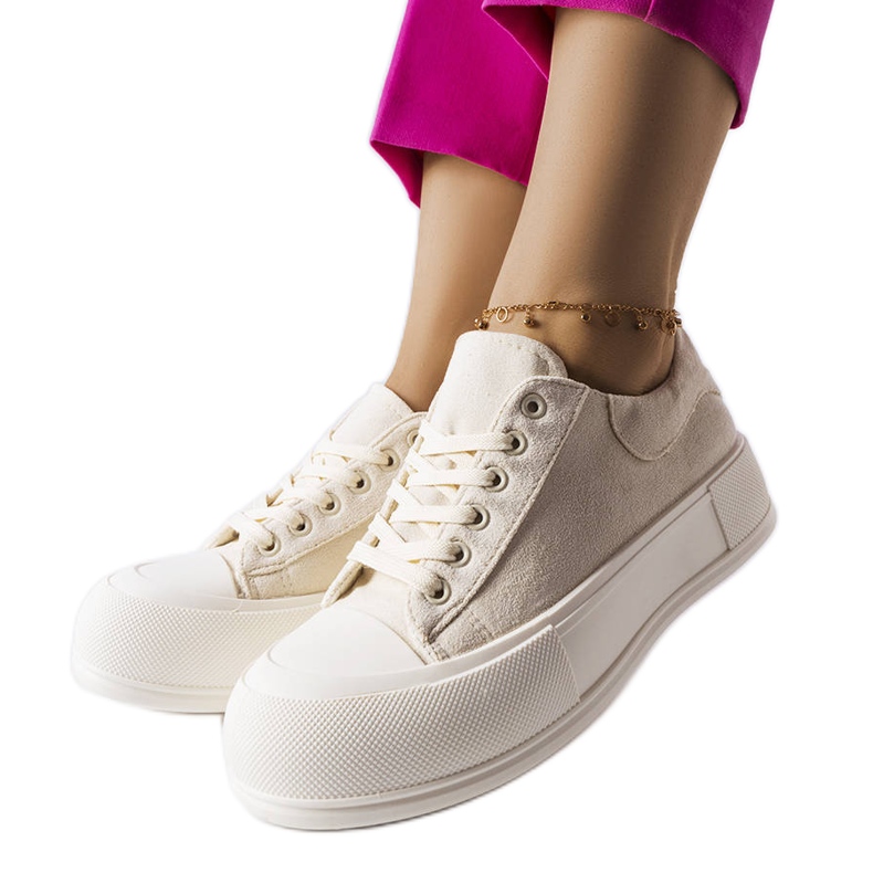 BM Agathen beigenväriset alustalenkkarit