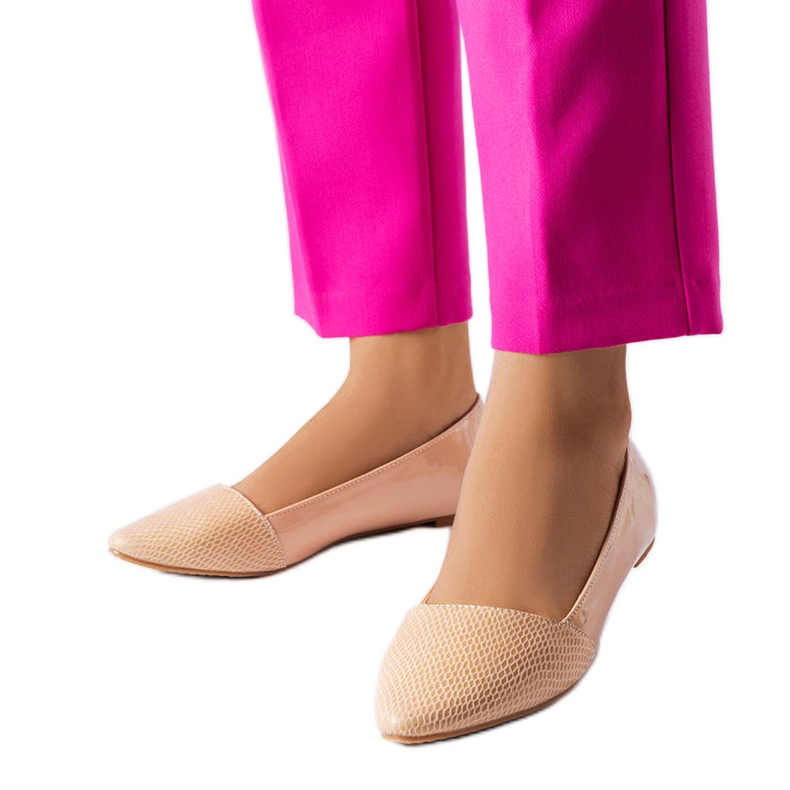 Rielin beigen tyylikkäät ballerinat